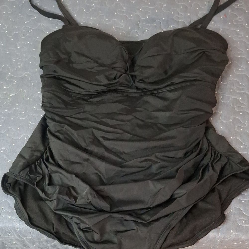 Curves Elegant Black Women's Swimsuit size 2X